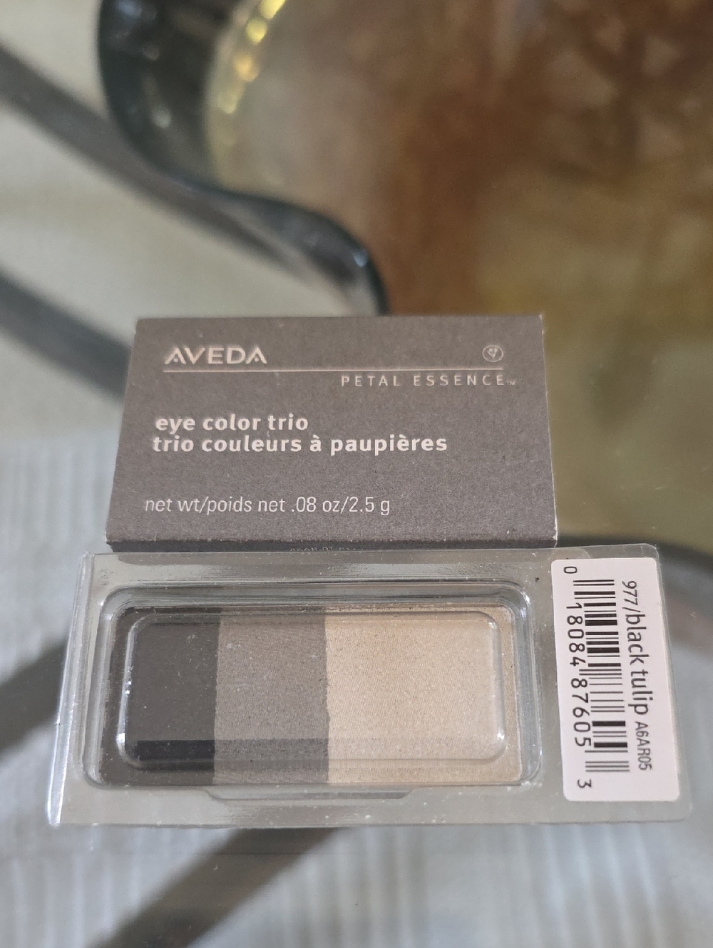 AVEDA Petal Essence Eye Color Trio - 977 Black Tulip
